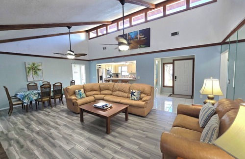 Florida Shores House | Hot Deals- Cozy Getaway- Private Pool, Beach,restaurants, NSB close by.