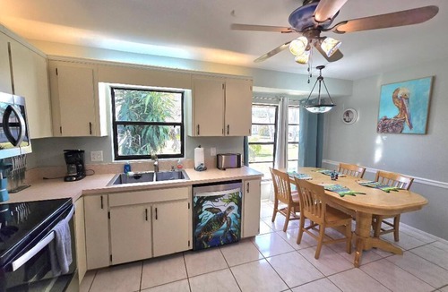 Florida Shores House | Hot Deals- Cozy Getaway- Private Pool, Beach,restaurants, NSB close by.
