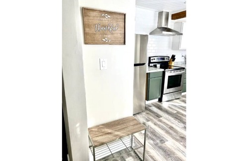 Jacksonville House | Hot tub! 2Mins 2Base Clean & Cozy Sleeps 6. Near beaches
