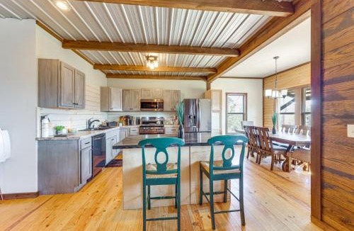 Altoona House | Hot Tub and Grill Mtn-View Altoona Cabin