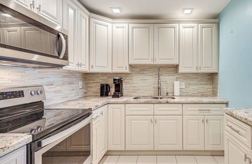 Miramar House | Hot Tub & Fenced Yard: Pet-Friendly Miramar Haven!