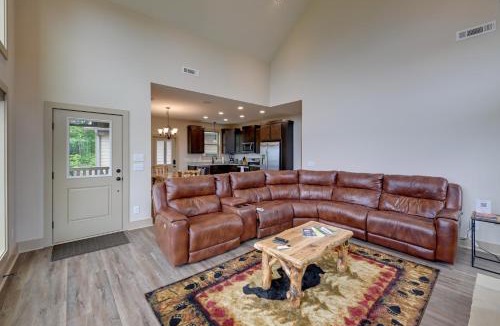 Franklin House | Hot Tub & Fire Pit: Blue Ridge Mtn Cabin!