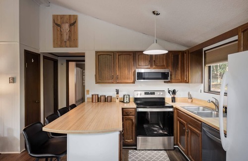 The Woods Ski Chalet | Hot Tub, Fire Pit, Deck, Grill w Resort Amenities