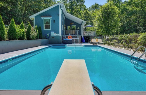 Murphy House | Hot Tub, Fire Pit: Family-Friendly Murphy Home
