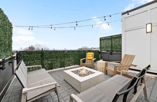 Talbot's Corner House | Hot Tub Fire Pit Grill Views Sleeps 24