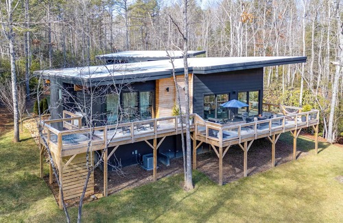 Pisgah Forest Cabin | Hot Tub + Fire Pit: Modern North Carolina Retreat