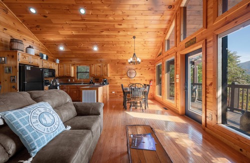 Wears Valley Cabin | Hot Tub & Game Room | Min to National Park