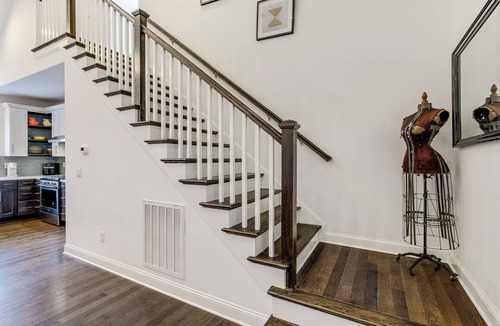 Cave Spring House | Hot Tub & Yard: 'Temptation Stays' Home in Roanoke