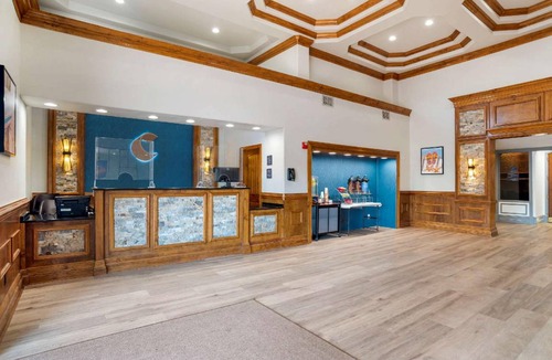 Pensacola Hotel | Hotel ∙ 127 guests