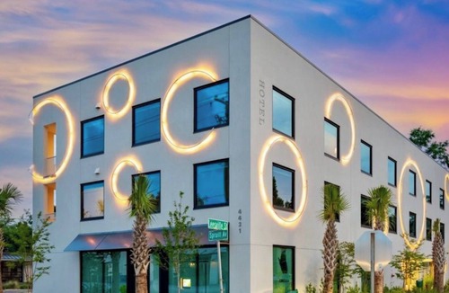 North Charleston Hotel | Hotel Circulo - Park Circle - Suite 220
