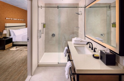Historic Downtown Melbourne Hotel | Hotel Melby Downtown Melbourne, Tapestry Collection by Hilton