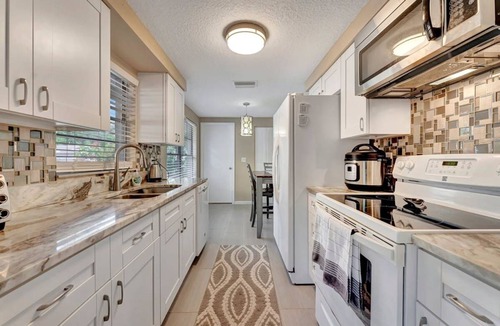 Tarpon Springs House | House ∙ 2 bedrooms ∙ 5 guests