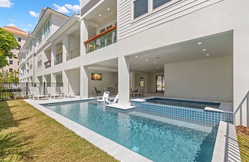 Clearwater Beach House | House ∙ 24 bedrooms ∙ 56 guests