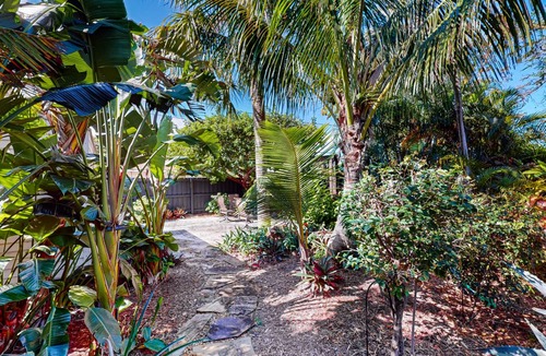 Parrot Cove House | House ∙ 3 bedrooms ∙ 6 guests