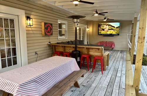 Taylorville House | House ∙ 4 bedrooms ∙ 12 guests