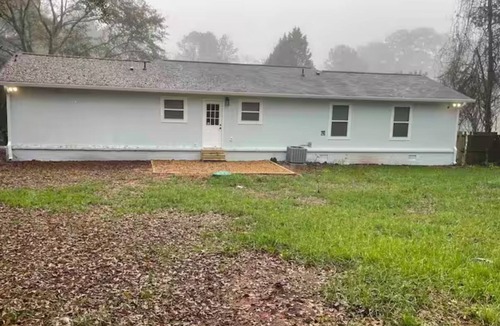 Stone Mountain House | House close to Stone Mountain
