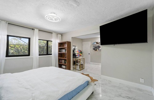Hunt Club House | House with Horse Barn and Pond Next to Lion Country and 10mins from Wellington