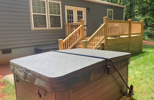 Union Mills House | Hudlow Hideaway…A perfect and secluded couple’s getaway with hot tub!
