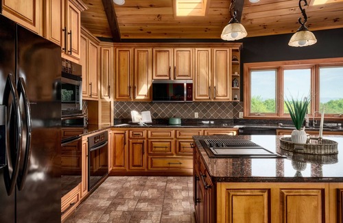 Sevierville Cabin | Huge Private Pool, 360 View Yurt, Great Location!