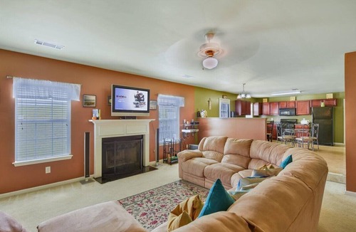 Conyers House | Huge Space -Office-Full Kitchen