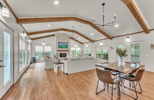 Bryant House | Hummingbird Cabin with a private hot tub