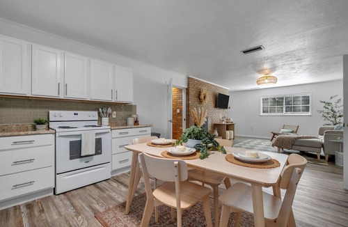 San Luis House | HUMMINGBIRD HAUS 6 Bedrooms Mid-Century 2-Unit Home 2 Kitchens