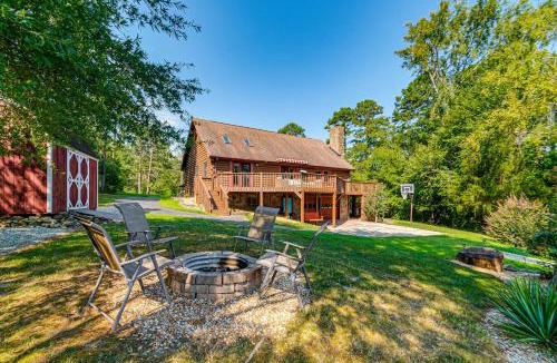Semora House | Hyco Lake Escape w/Deck & Dock: Families Welcome!