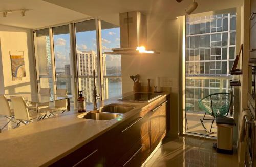 Downtown Miami Apartment | IconBrickell Tower 3 W Residences