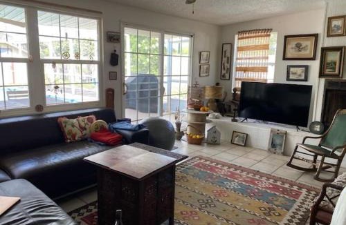 St. Petersburg - Clearwater Ski Chalet | Ida's Garden