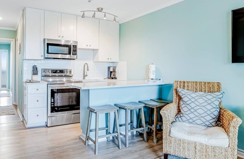 Isle of Palms Villa | Ideal Coastal Condo W/ Water Views, Private Balcony, Fast WiFi & Shared Pool!
