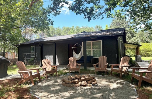 Campobello House | Idyllic Cottage In Campobello by Tryon International