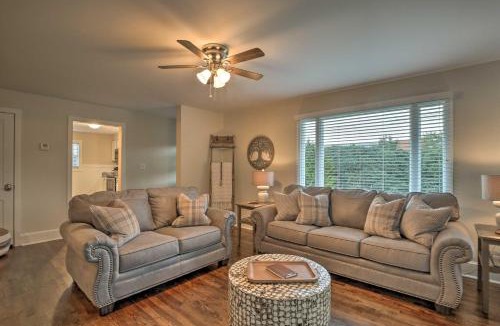 Athens House | Idyllic Getaway w/Deck ~ 4 Mi to Dtwn Athens