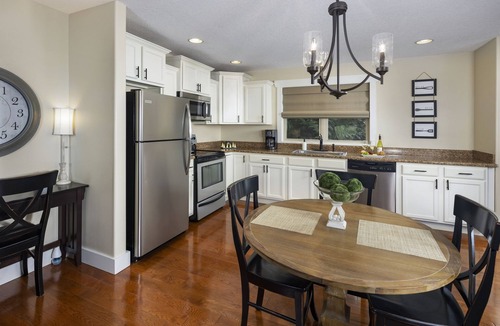 Skyland Cottage | Immaculate Cottage with Hot Tub and Fireplace