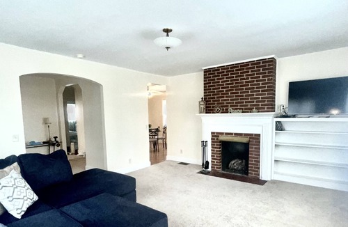 Seneca House | Immaculate Home near Ram Cat Alley