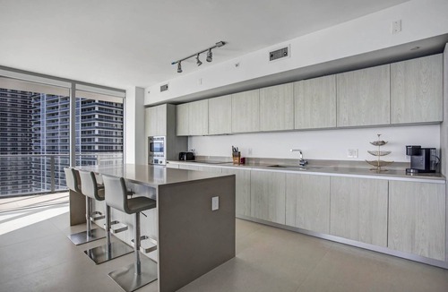 Hallandale Beach Condo | Incredible oceanfront apartment with breathtaking views - 22th floor