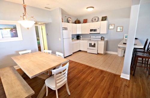 St. Augustine Apartment | Inn at Camachee Harbor Deluxe Suite 25 Full Kitchen