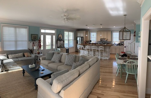 Tranquil Harbour House | Inner Coastal Views, dog friendly with sunsets galore, steps away from beach!