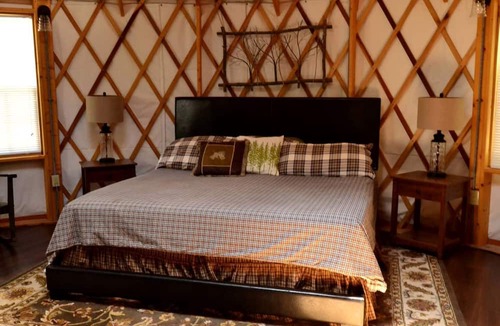 Glen Lyn Cabin | Intimate Yurt Rental Ideal for Romantic Glamping in Virginia