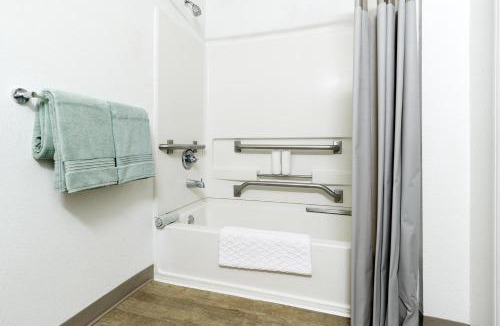 Bowling Green Hotel | InTown Suites Extended Stay Bowling Green KY