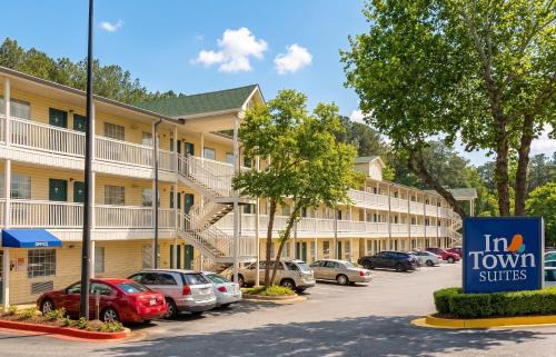 Town Center Hotel | InTown Suites Extended Stay Atlanta GA - KSU Kennesaw