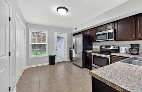 Clarksville Apartment | Inviting 2BR hideaway with contemporary touches