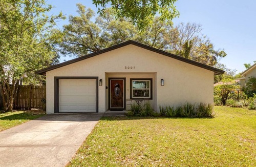 Seminole Heights House | Inviting home w/big yard & walkable neighborhood! 3br/2ba
