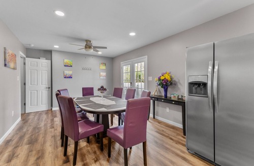 Prince George House | Inviting New 3BR Retreat | Between Two Ponds