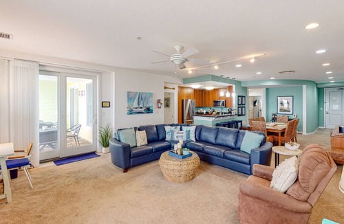 Sandbridge Condo | Inviting & well-equipped beachfront condo with balcony, 3 pools, gym & AC