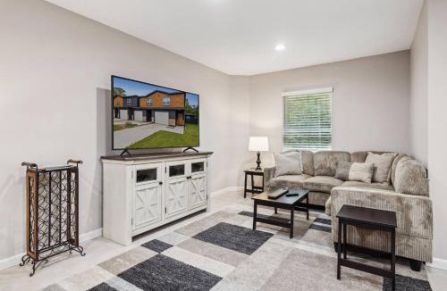 Doctors Inlet House | Isabella Ct Townhome