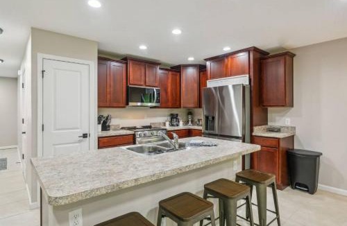 Doctors Inlet House | Isabella Ct Townhome