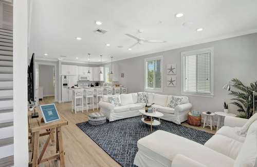 Islamorada Villa | Isla Sands Collection: Sleeps 24, All Ensuite Bedrooms, Waterfront