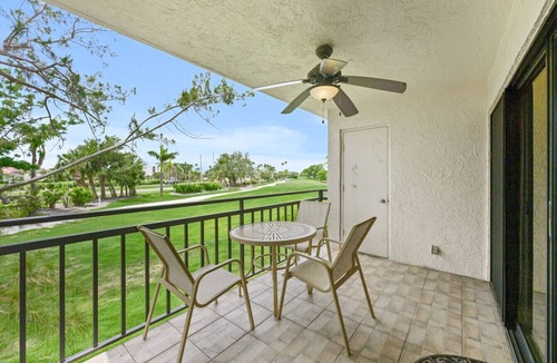 Isla del Sol Condo | Island Escape at La Puerta 4-231 St Pete 2nd Floor Condo