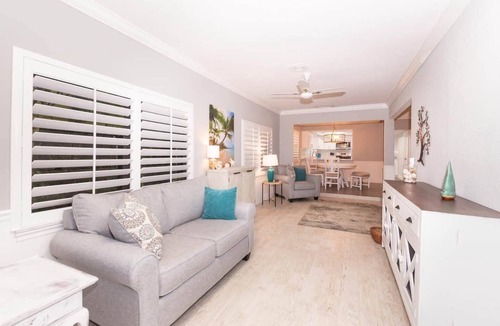 Jensen Beach House | Island Home with Whirlpool & Pool Access close to Downtown