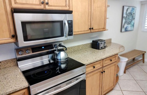 Siesta Key Apartment | Island House Beach Resort 2S